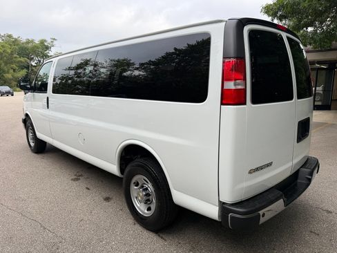 Used 2024 Chevrolet Express 3500 LT w/ LT Preferred Equipment Group RWD image 3