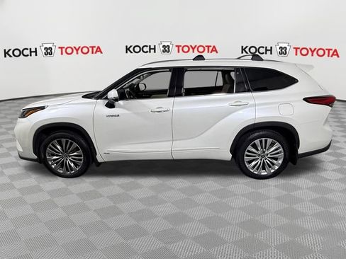 Used 2021 Toyota Highlander Platinum AWD/4WD image 4