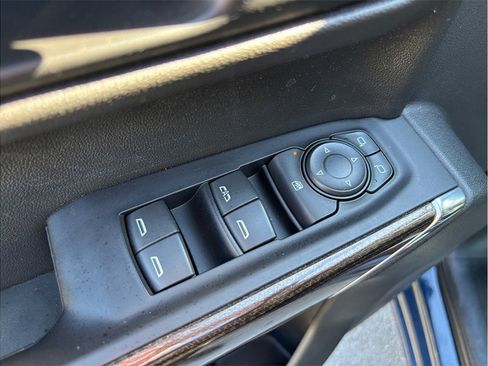 Used 2021 Chevrolet Silverado 1500 LT image 20