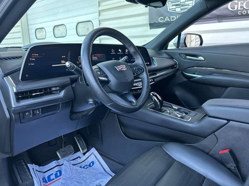 Certified 2024 Cadillac XT4 Sport AWD/4WD image 8
