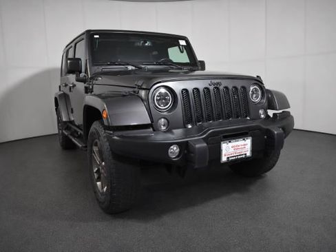 Used 2018 Jeep Wrangler Unlimited Sport AWD/4WD image 3