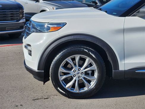 Used 2020 Ford Explorer XLT w/ Equipment Group 202A image 5