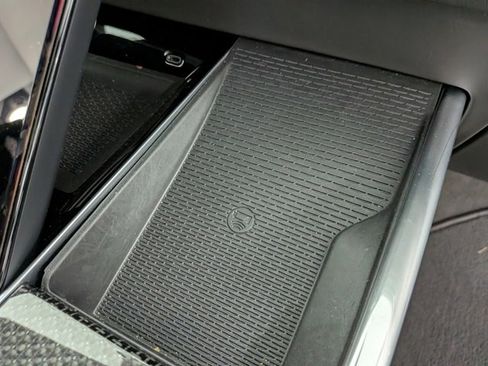 Certified 2025 Cadillac Escalade V w/ LPO, ONYX Package image 16