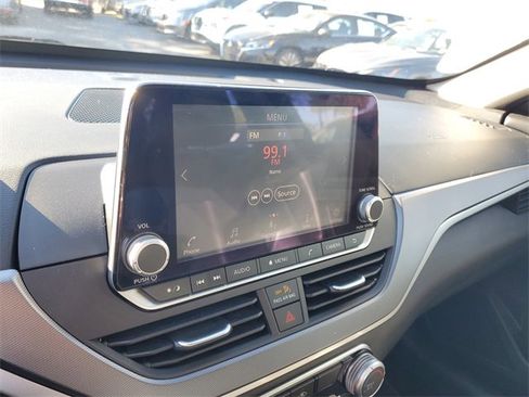 Used 2023 Nissan Altima 2.5 SR image 18