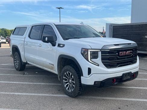 Used 2023 GMC Sierra 1500 AT4 w/ AT4 Preferred Package AWD/4WD image 8