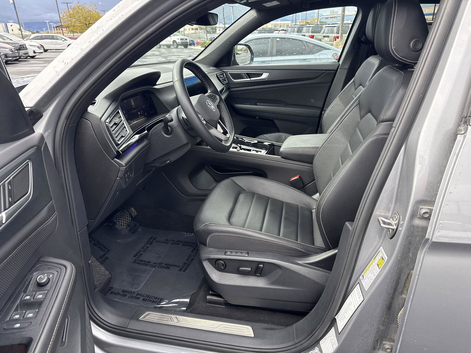 Used 2025 Volkswagen Atlas Cross Sport SEL AWD/4WD image 12