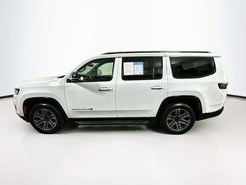 Used 2023 Jeep Wagoneer 4WD w/ Premium Group I image 4