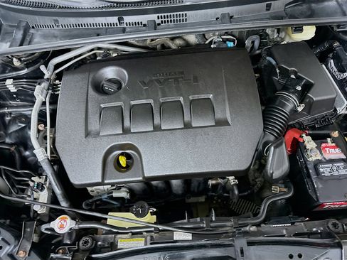 Used 2017 Toyota Corolla LE w/ Carpet Mat Package (TMS) image 30