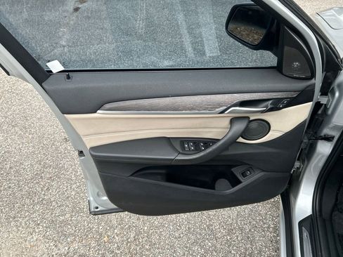 Used 2017 BMW X1 xDrive28i image 14