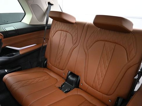 New 2026 BMW X7 xDrive40i AWD/4WD image 16