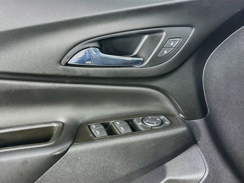 Used 2020 Chevrolet Equinox LT FWD image 23