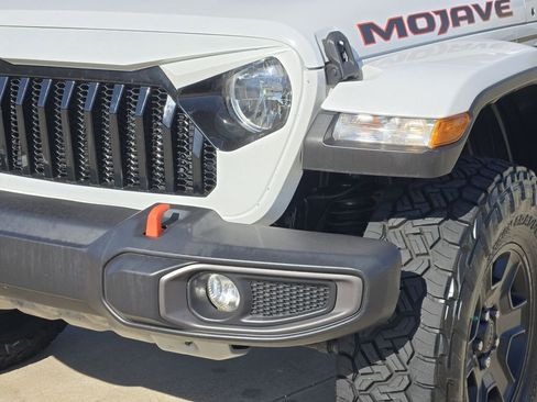 Used 2023 Jeep Gladiator Mojave w/ Cold Weather Group AWD/4WD image 10