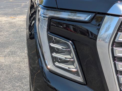 New 2026 GMC Yukon XL Denali w/ Denali Reserve Package image 10