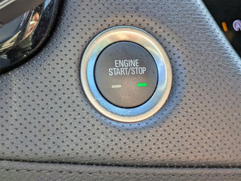 Used 2025 Cadillac XT6 Luxury image 33