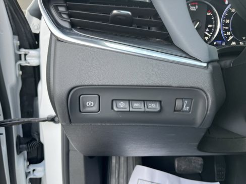 Used 2024 Buick Enclave Premium image 9