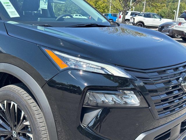 New 2026 Nissan Rogue Dark Armor AWD/4WD image 10