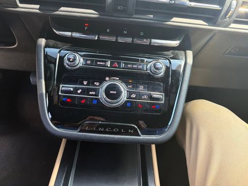 Used 2022 Lincoln Corsair Reserve w/ Elements Package FWD image 12