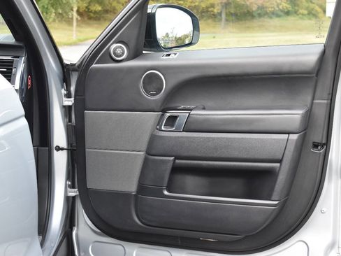 Used 2018 Land Rover Range Rover Sport HSE Dynamic image 10