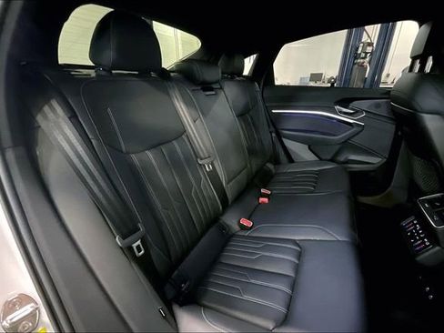 Used 2023 Audi e-tron Prestige w/ Prestige Package AWD/4WD image 27