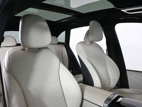 Used 2023 Mercedes-Benz GLC 300 image 21