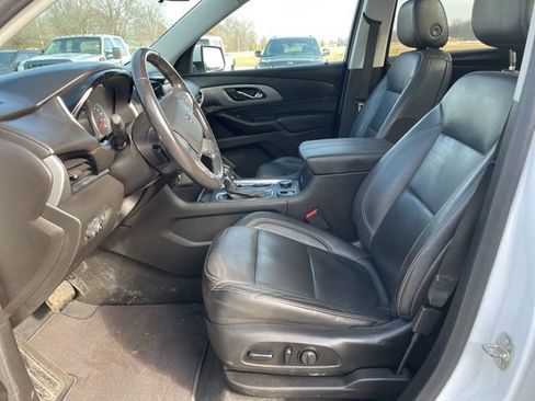 Used 2021 Chevrolet Traverse RS image 8