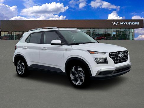 New 2026 Hyundai Venue SEL FWD image 10