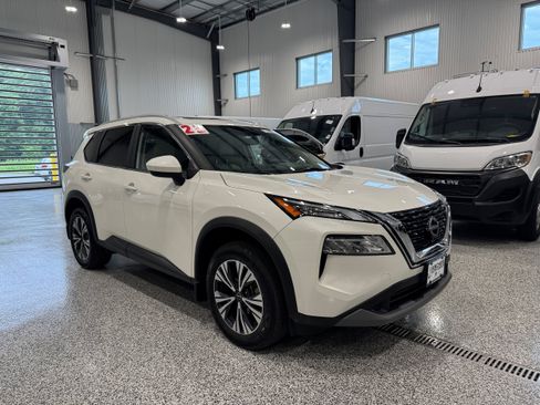Used 2023 Nissan Rogue SV w/ SV Premium B Package AWD/4WD image 3