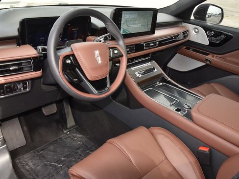 New 2025 Lincoln Aviator Reserve w/ Equipment Group 201A image 32