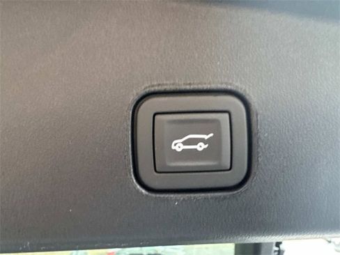 New 2025 Cadillac Lyriq Luxury image 8