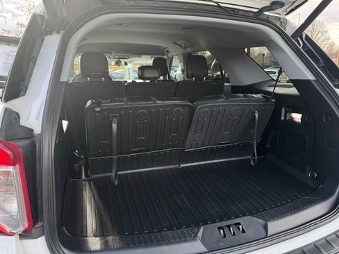 Used 2022 Ford Explorer XLT w/ Equipment Group 202A image 34