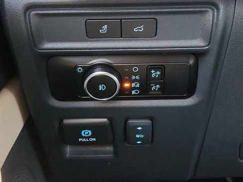 Used 2023 Ford Expedition Max Limited AWD/4WD image 17