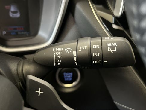 Used 2022 Toyota Corolla SE FWD image 38