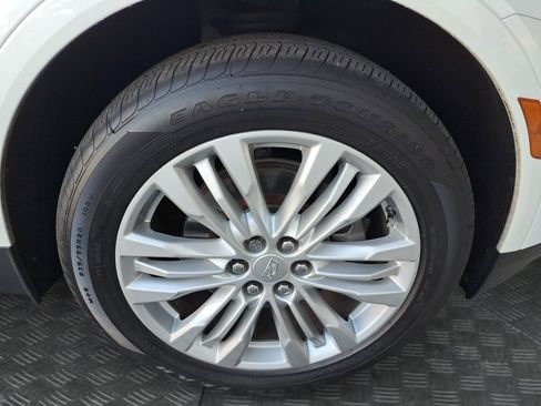 Used 2017 Cadillac XT5 Premium Luxury FWD image 17