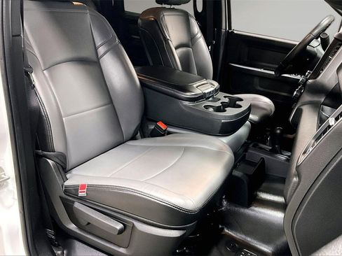 Used 2024 RAM 3500 Tradesman w/ Chrome Appearance Group image 31