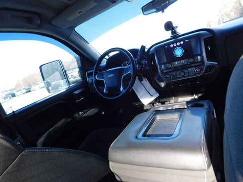 Used 2018 Chevrolet Silverado 1500 LT w/ Redline Edition image 3