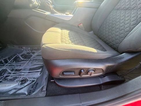 Used 2019 Chevrolet Blazer LT FWD image 19