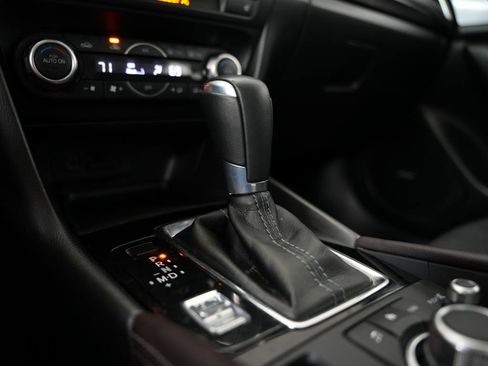 Used 2017 MAZDA MAZDA3 Grand Touring image 23