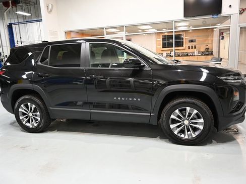 New 2026 Chevrolet Equinox LT w/ Convenience Package II image 4