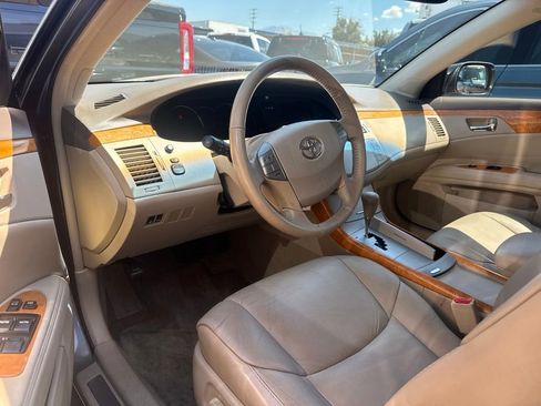 Used 2006 Toyota Avalon XLS FWD image 4