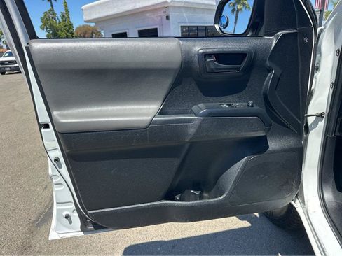 Used 2022 Toyota Tacoma SR RWD image 15