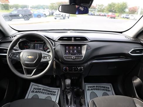 Used 2023 Chevrolet TrailBlazer LS FWD image 9