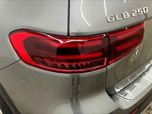 Used 2025 Mercedes-Benz GLB 250 image 14