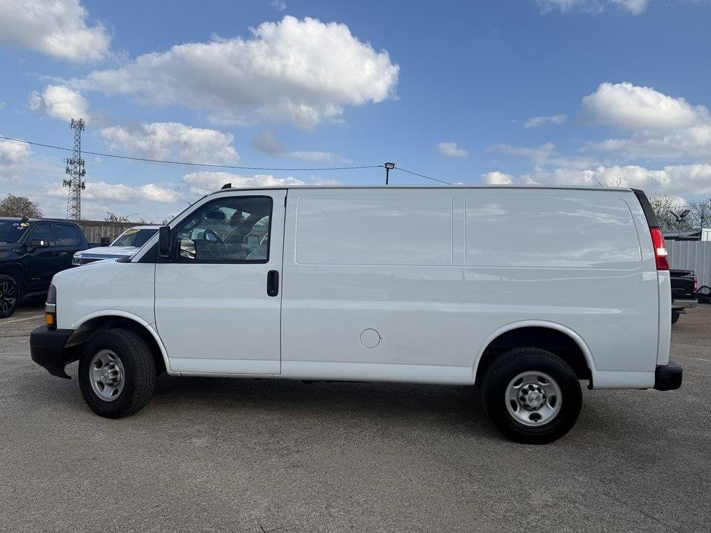 Used 2023 Chevrolet Express 2500 w/ Driver Convenience Package RWD image 3