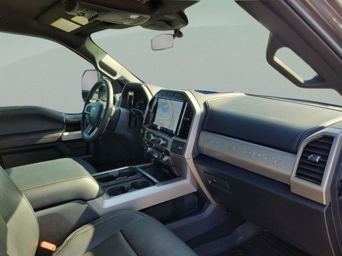 Certified 2022 Ford F350 Lariat w/ Black Appearance Package image 25