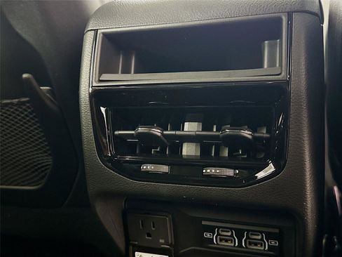 New 2025 Jeep Grand Cherokee Altitude image 27