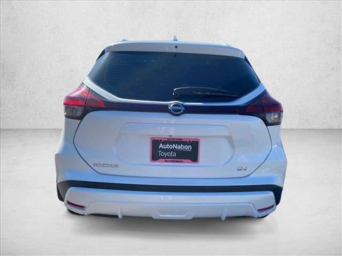 Used 2022 Nissan Kicks SV FWD image 8