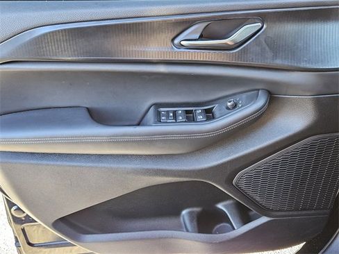 Used 2025 Jeep Grand Cherokee Laredo image 28