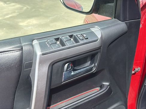 Used 2016 Toyota 4Runner SR5 Premium image 13