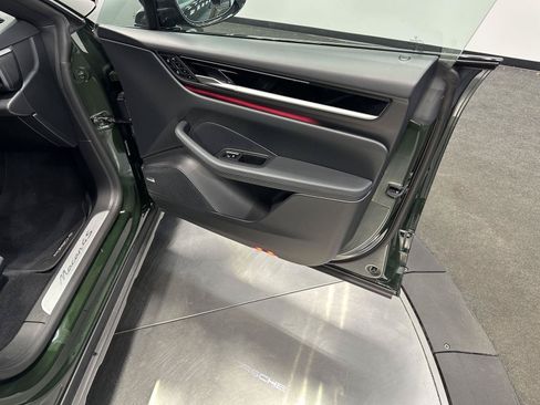 Certified 2025 Porsche Macan 4S Electric AWD/4WD image 42