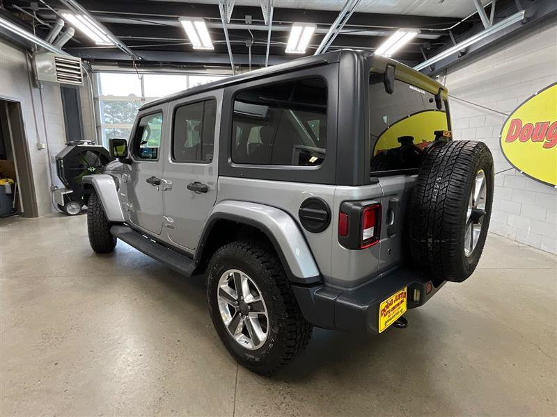 Used 2018 Jeep Wrangler Unlimited Sahara AWD/4WD image 4